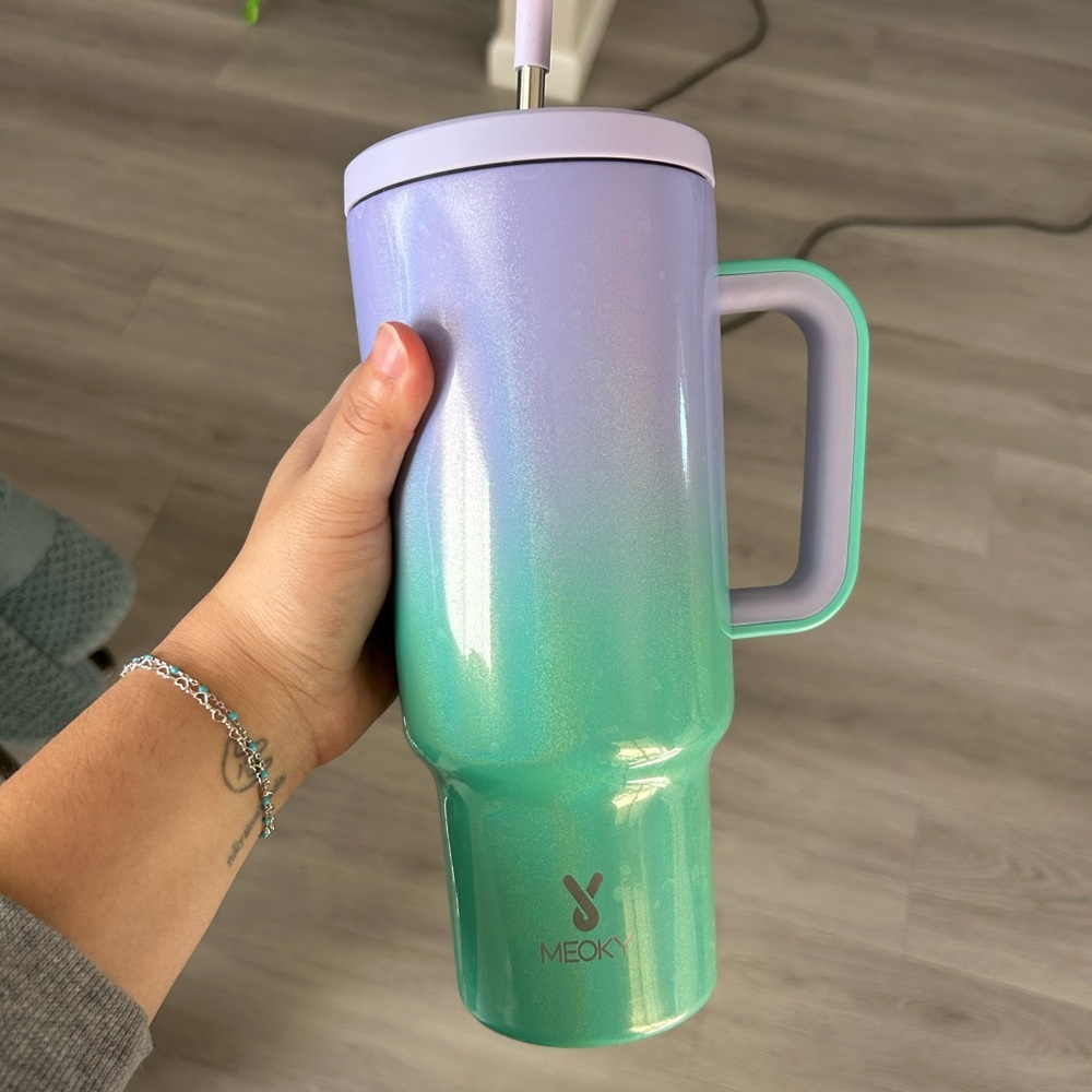 Gradient Tumbler with Handle - Purple and Green
